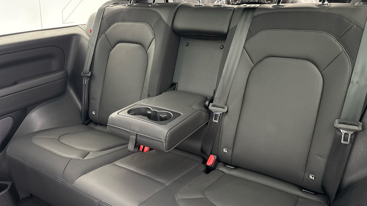 Land Rover Defender 90 Urban Image 9