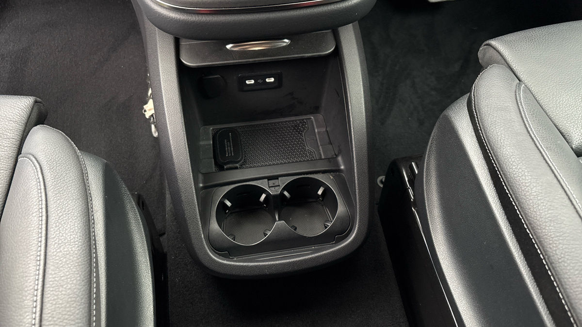 More views of Mercedes-Benz V Class