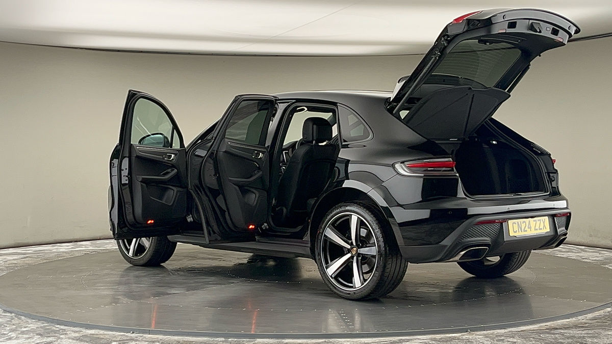 More views of Porsche Macan