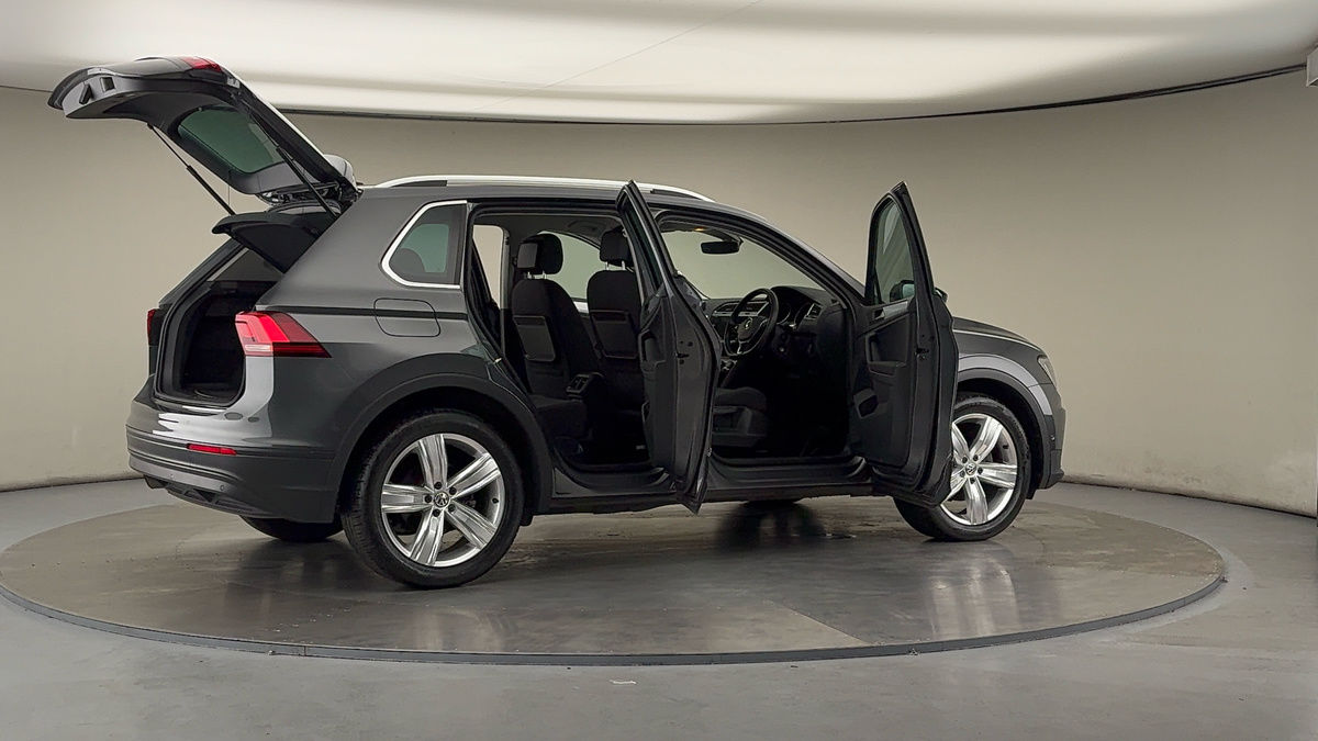 More views of Volkswagen Tiguan