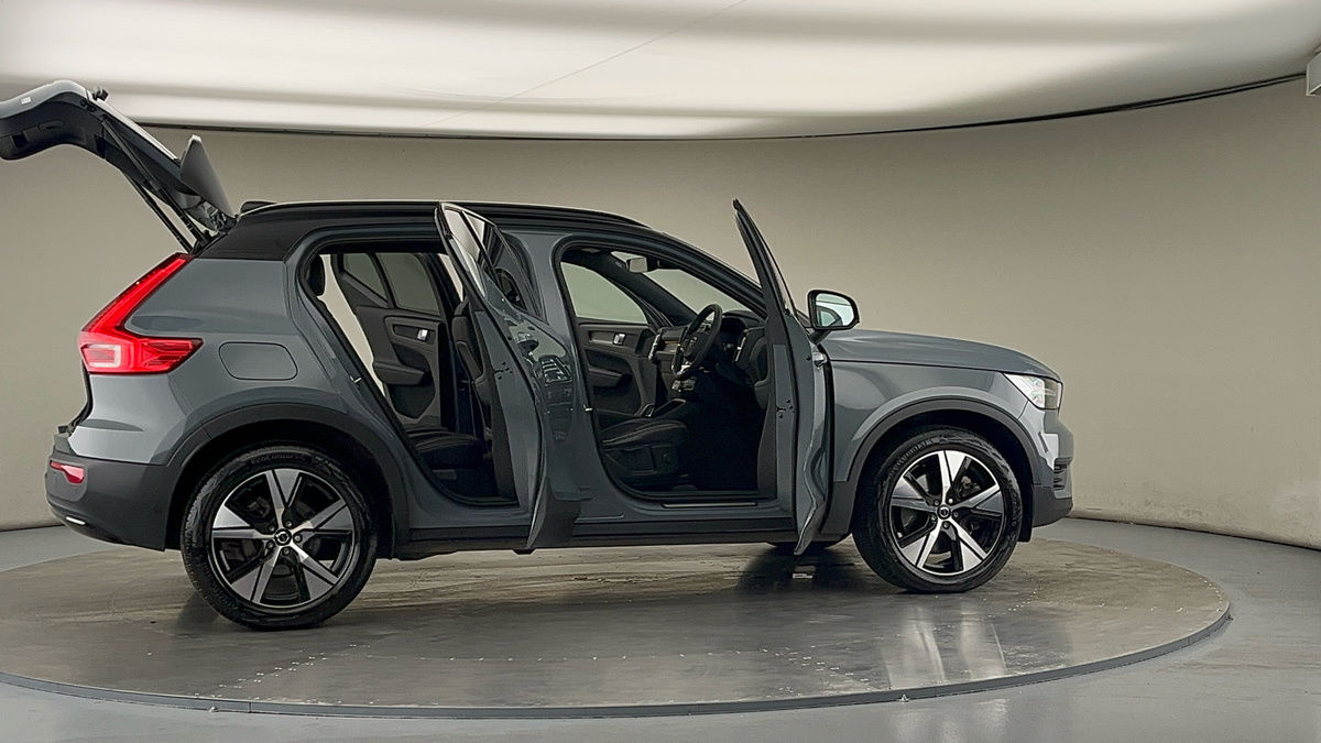 More views of Volvo XC40