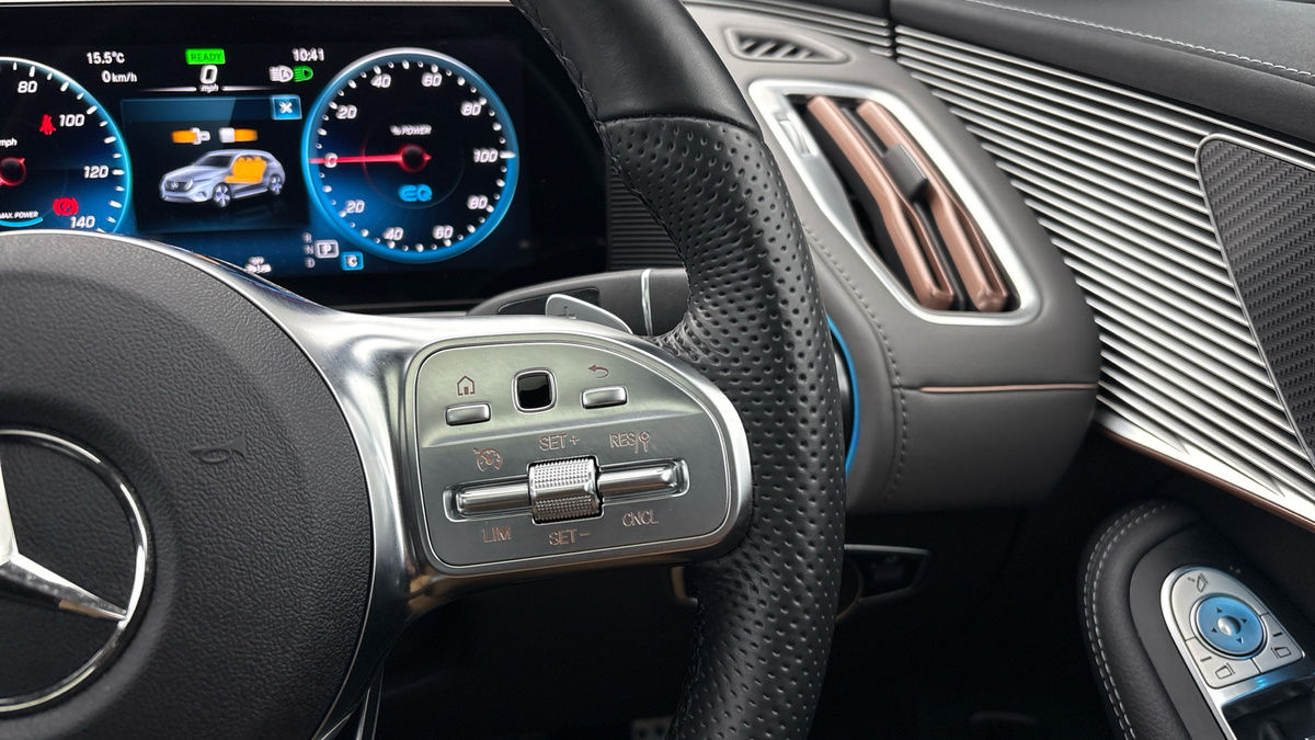 Mercedes-Benz EQC Image 14