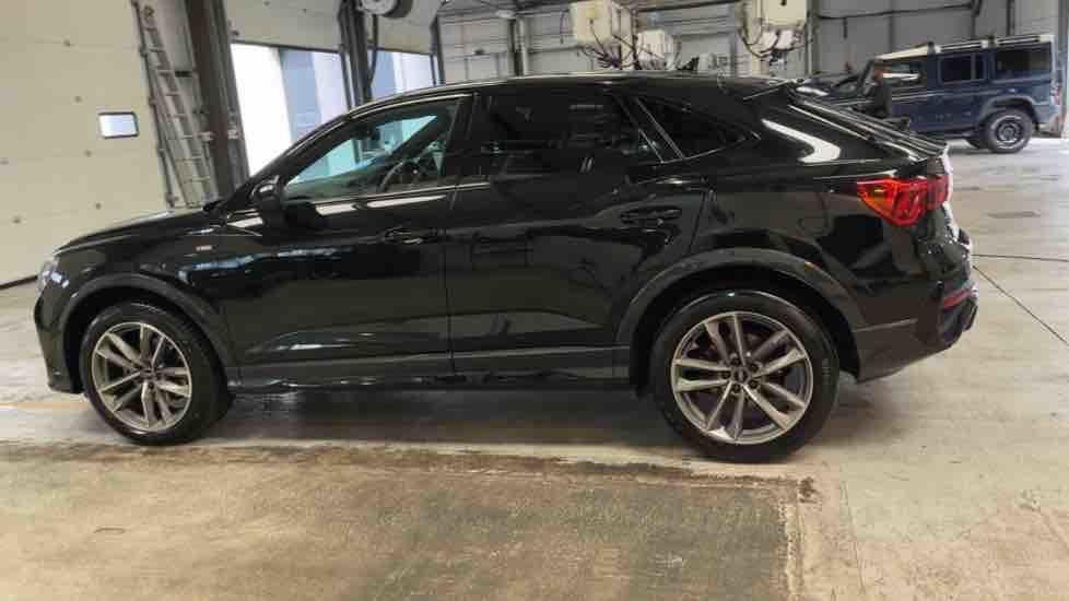 More views of Audi Q3