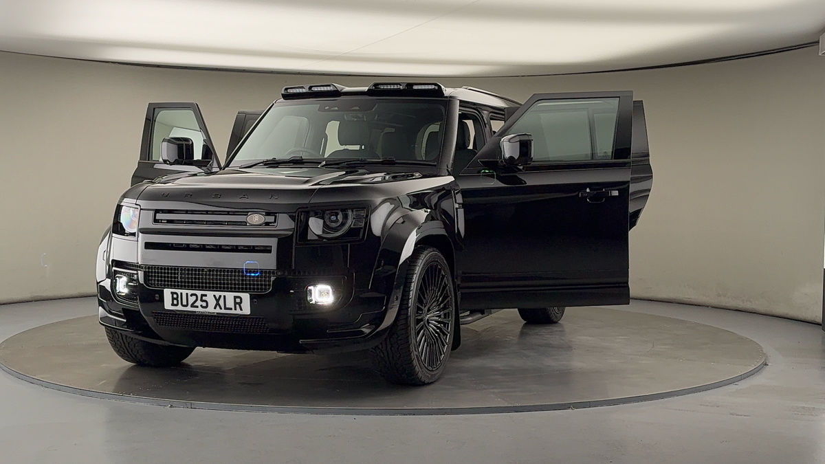 More views of Land Rover Defender 110