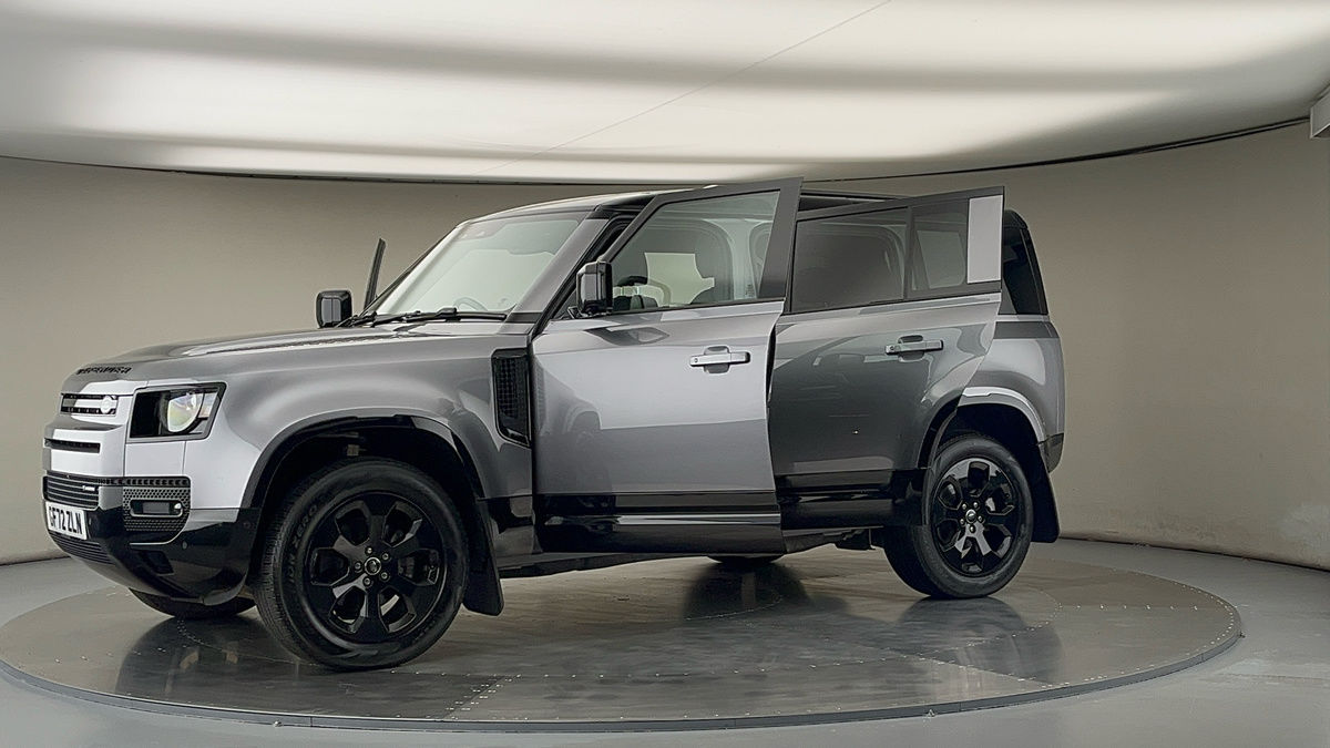 More views of Land Rover Defender 110