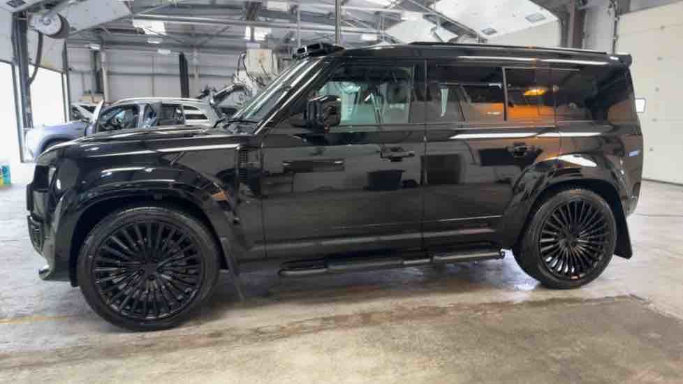 More views of Land Rover Defender 110