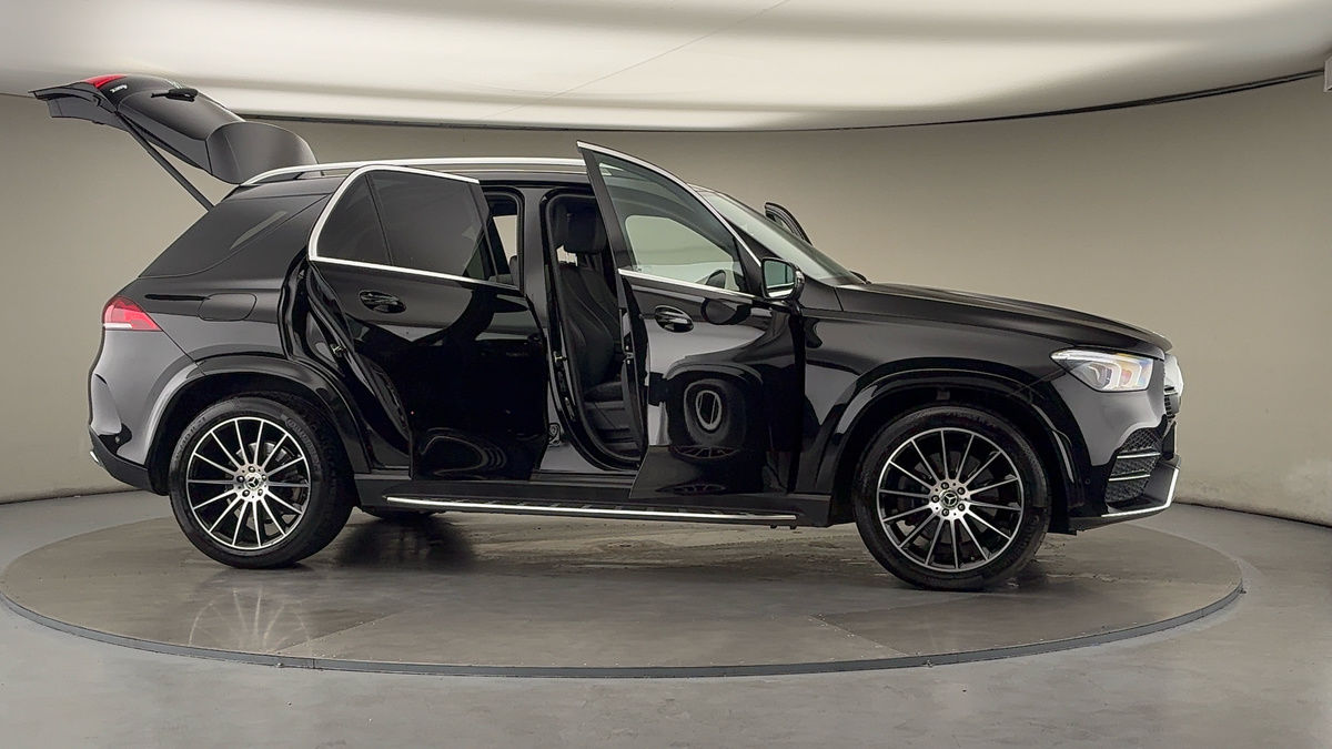 More views of Mercedes-Benz GLE