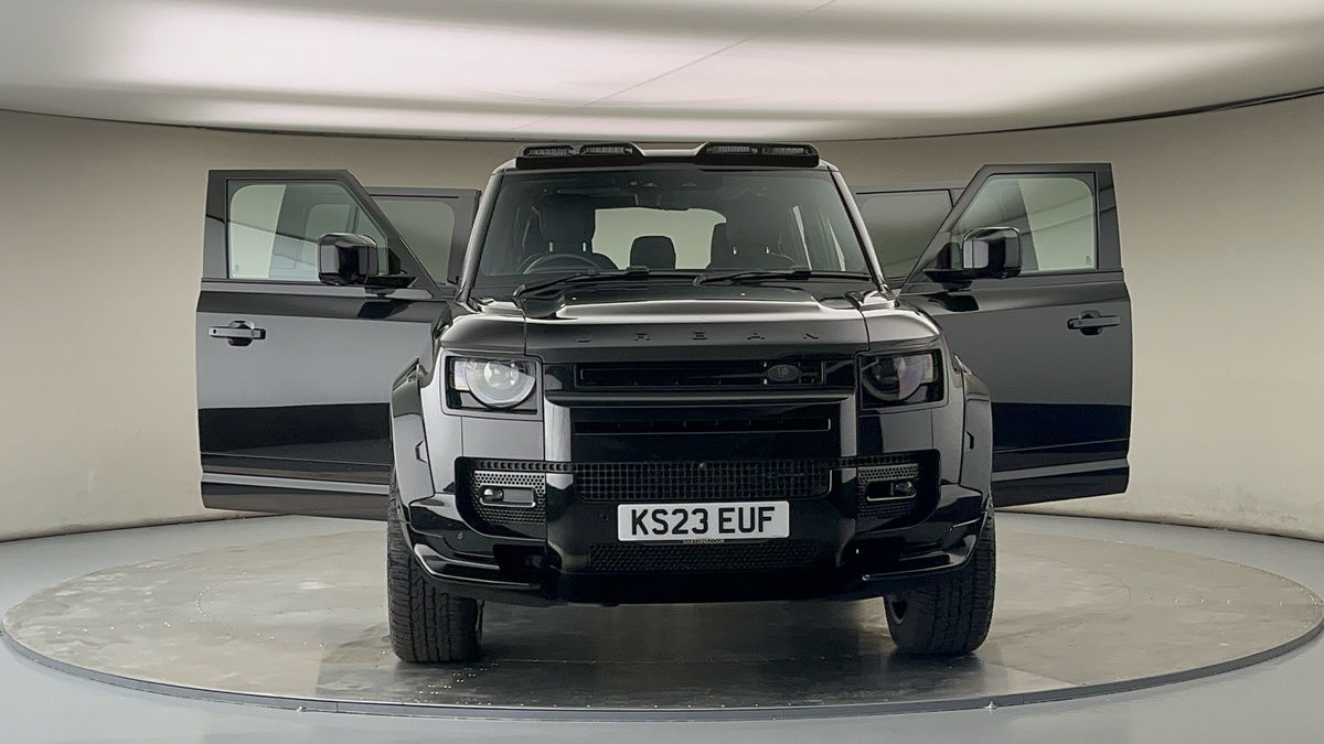 More views of Land Rover Defender 110