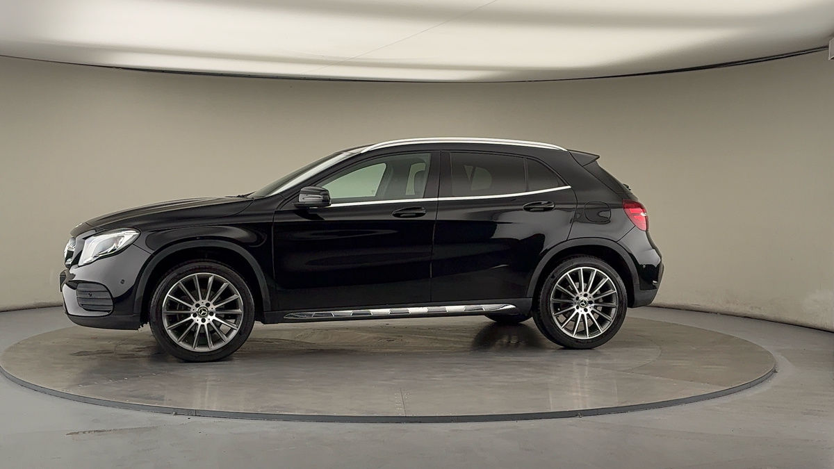 More views of Mercedes-Benz GLA