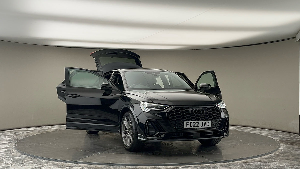 More views of Audi Q3