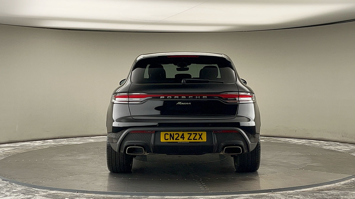 Porsche Macan Image 4