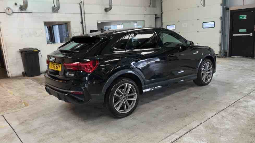 More views of Audi Q3