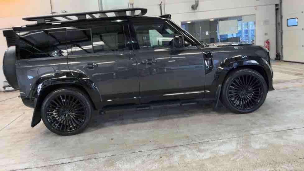 More views of Land Rover Defender 110