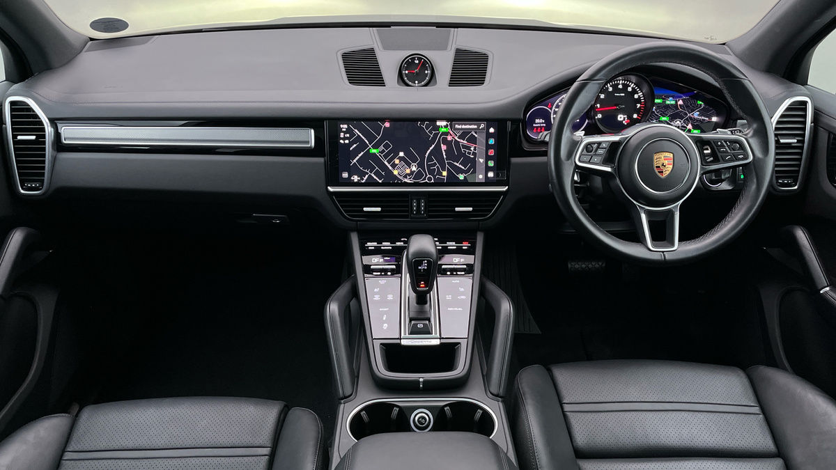 Porsche Cayenne Image 12