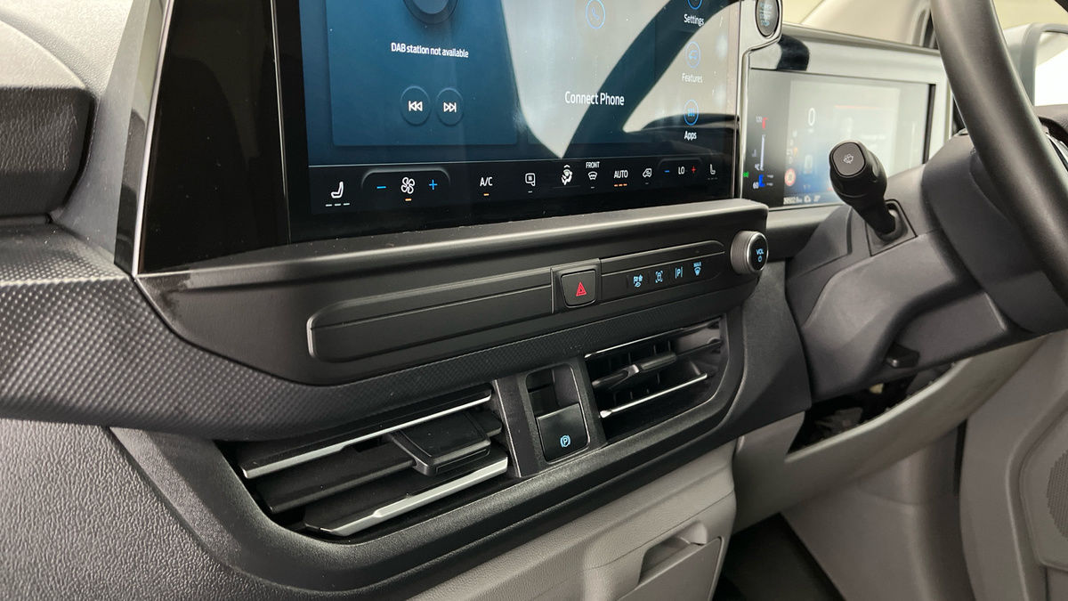 Ford Transit Custom Image 6