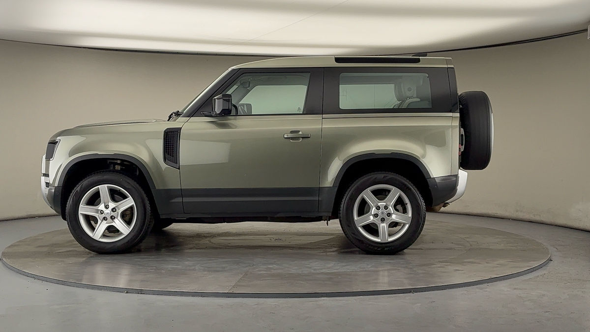 Land Rover Defender 90 Image 15