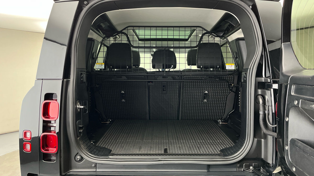 Land Rover Defender 110 Urban Image 11