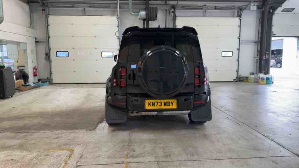 More views of Land Rover Defender 110
