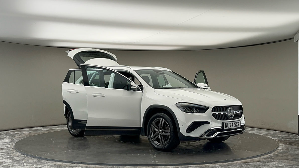 More views of Mercedes-Benz GLA