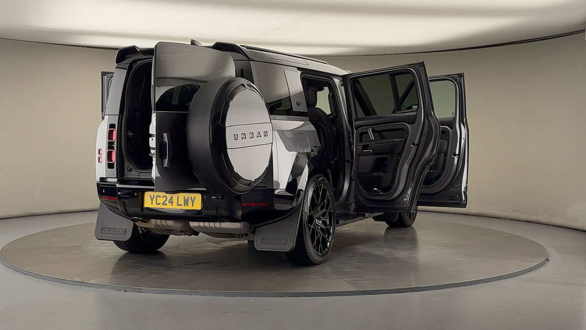 More views of Land Rover Defender 110