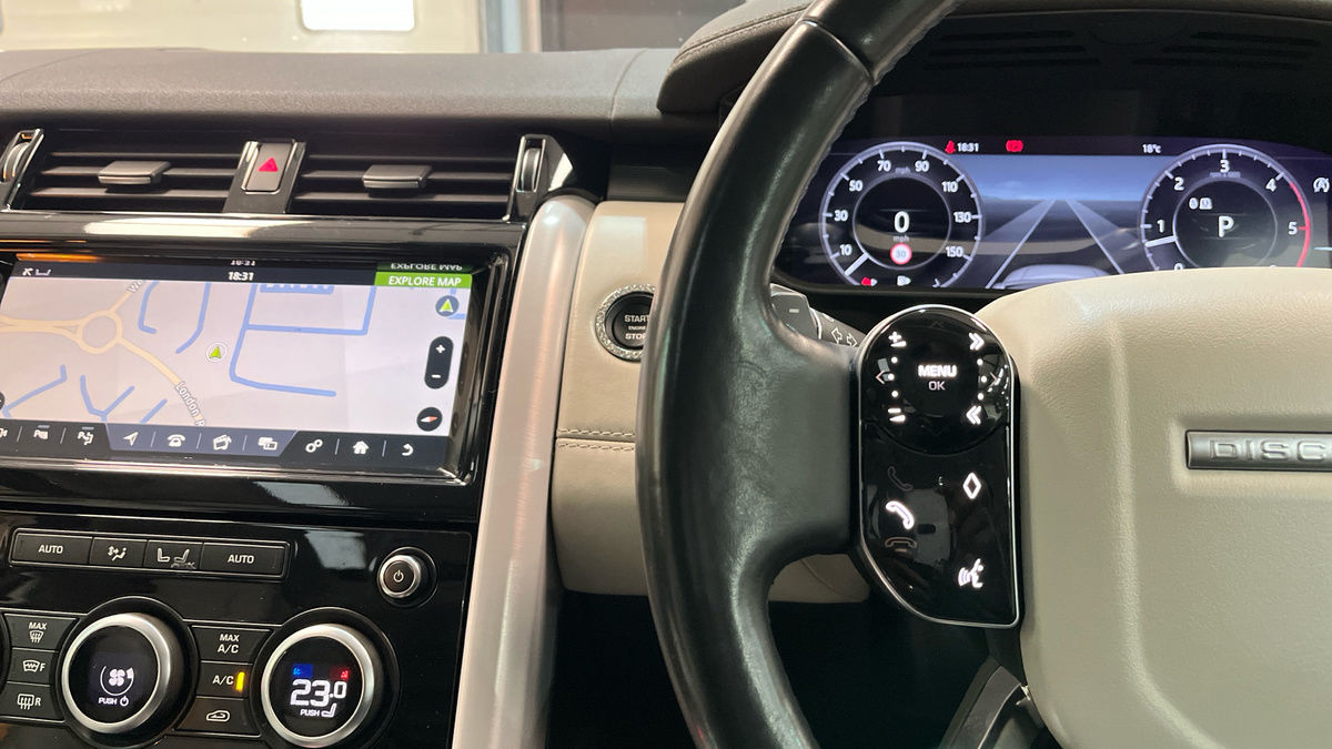 Land Rover Discovery Image 13