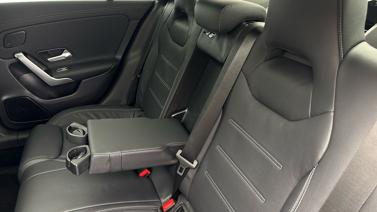 Mercedes-Benz CLA Image 9