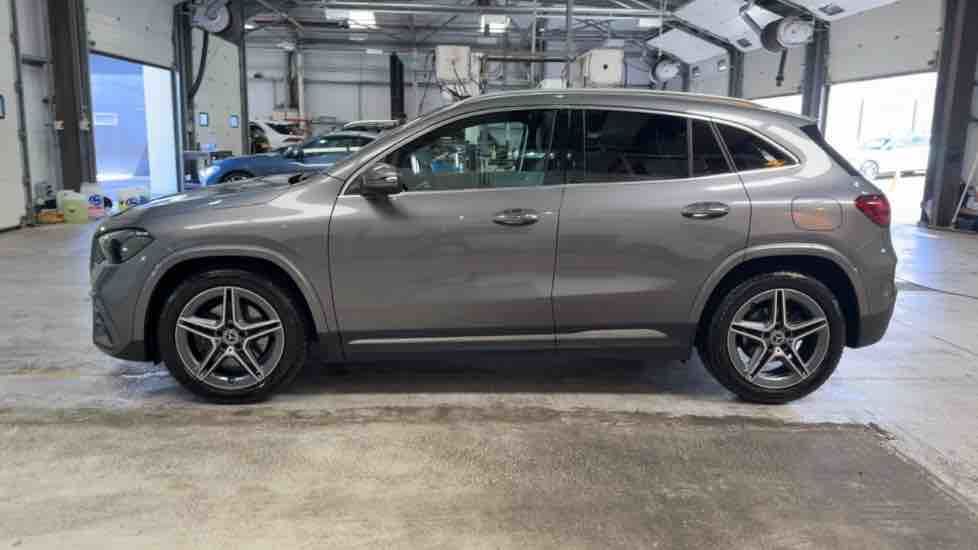 More views of Mercedes-Benz GLA