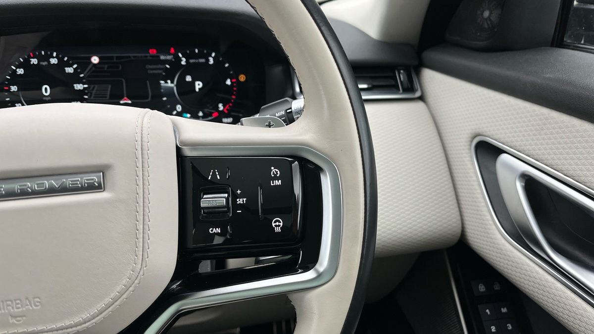 Land Rover Range Rover Velar Image 14