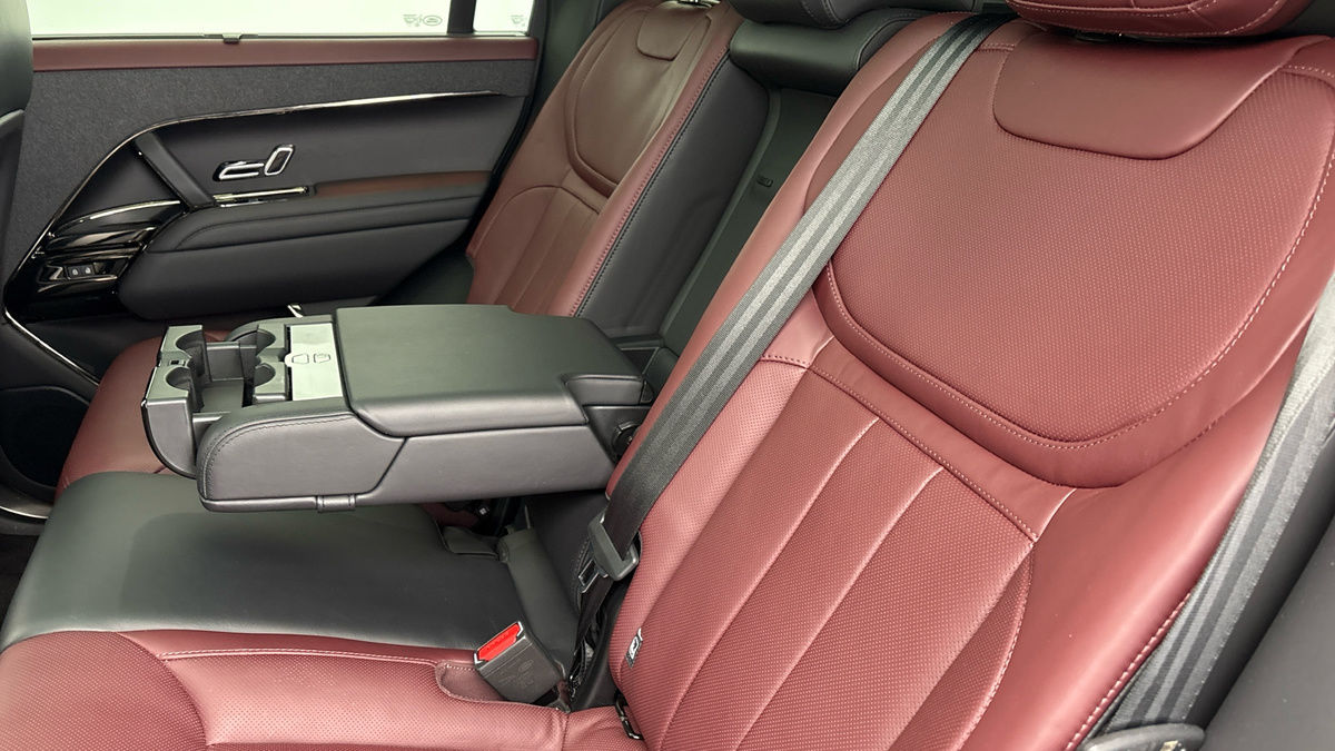 Land Rover Range Rover Sport Image 9