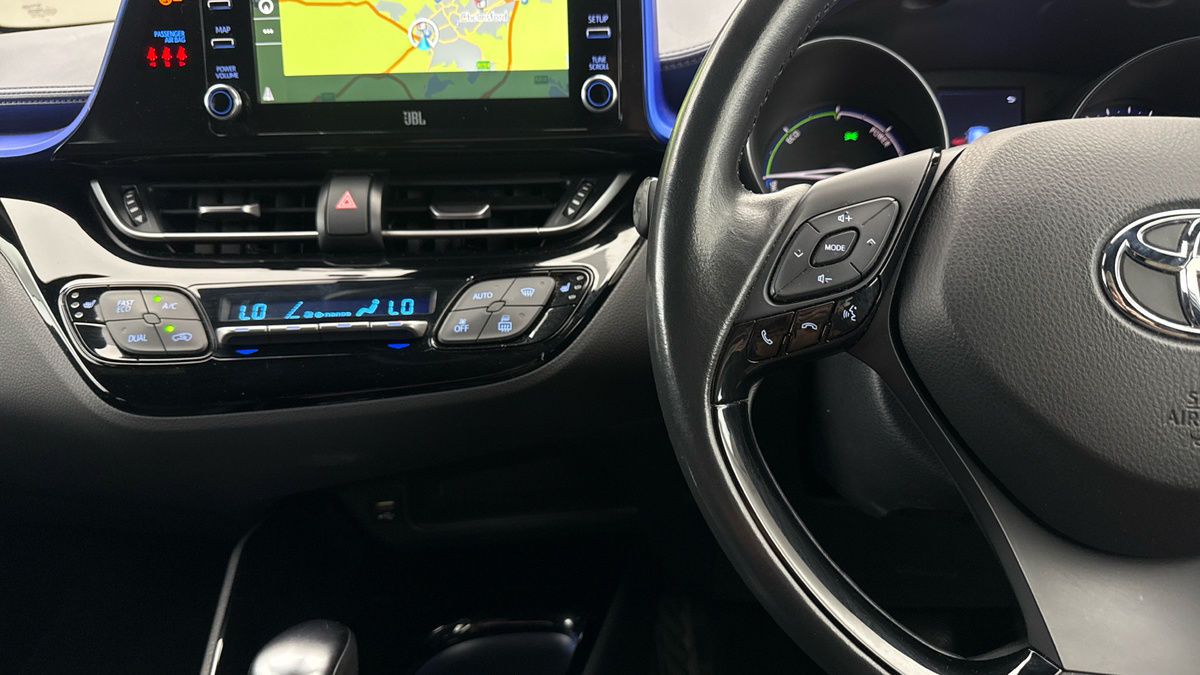 Toyota C-HR Image 15