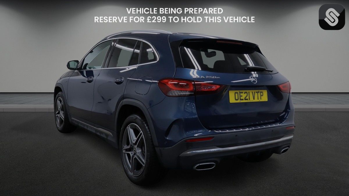 Mercedes-Benz GLA Image 3
