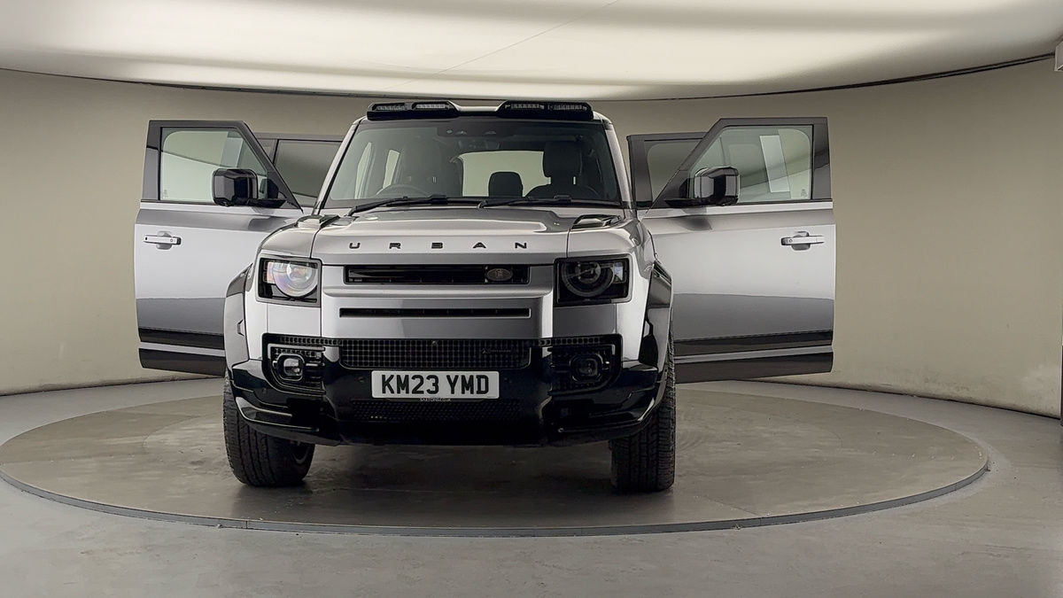 More views of Land Rover Defender 110