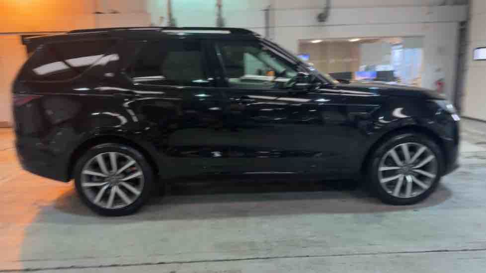 More views of Land Rover Discovery