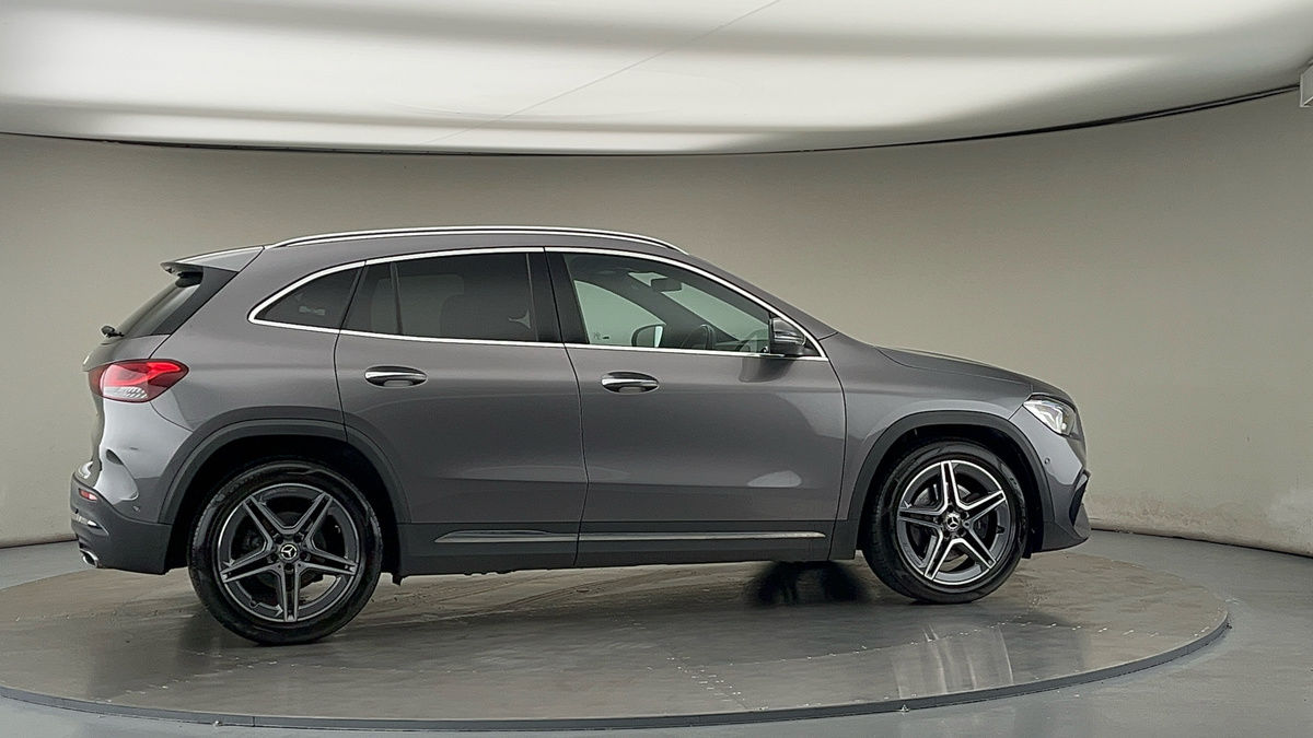 More views of Mercedes-Benz GLA