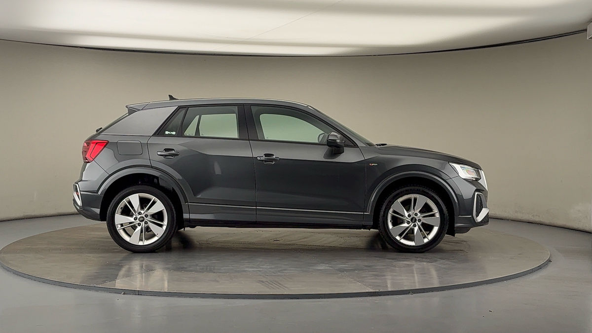 Audi Q2 Image 16