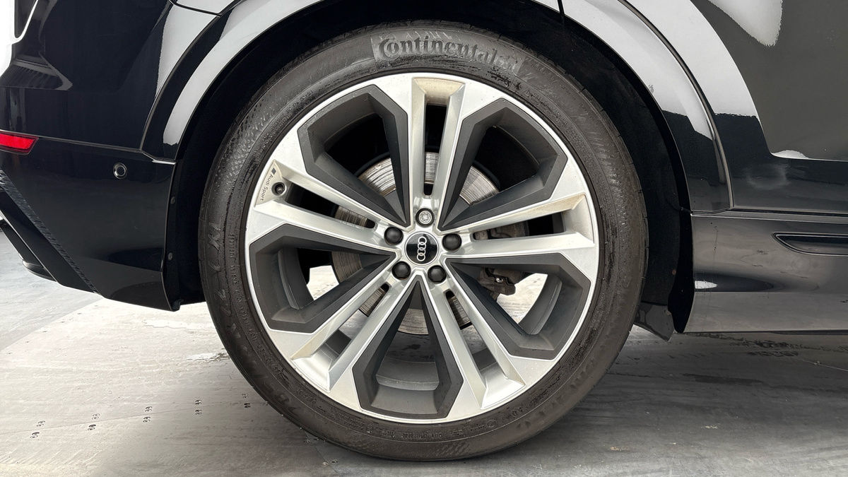 Audi Q8 Image 10