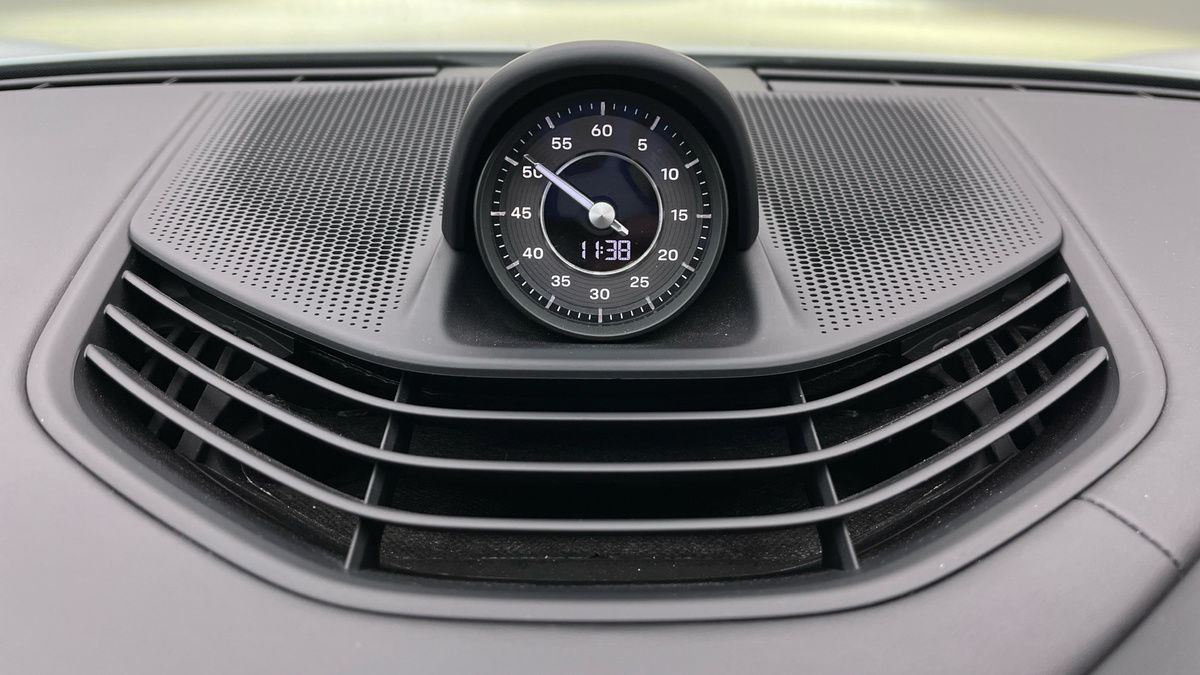 Porsche Taycan Image 25