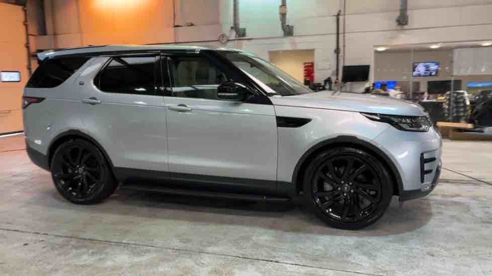 More views of Land Rover Discovery