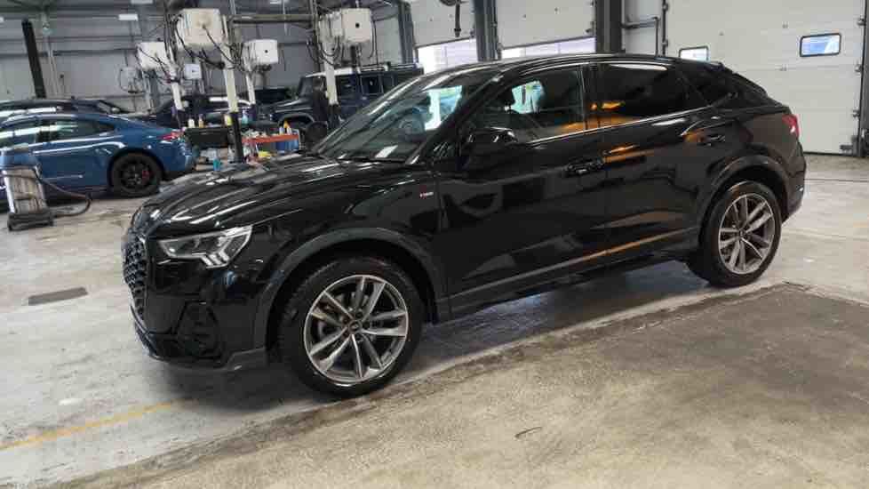 More views of Audi Q3