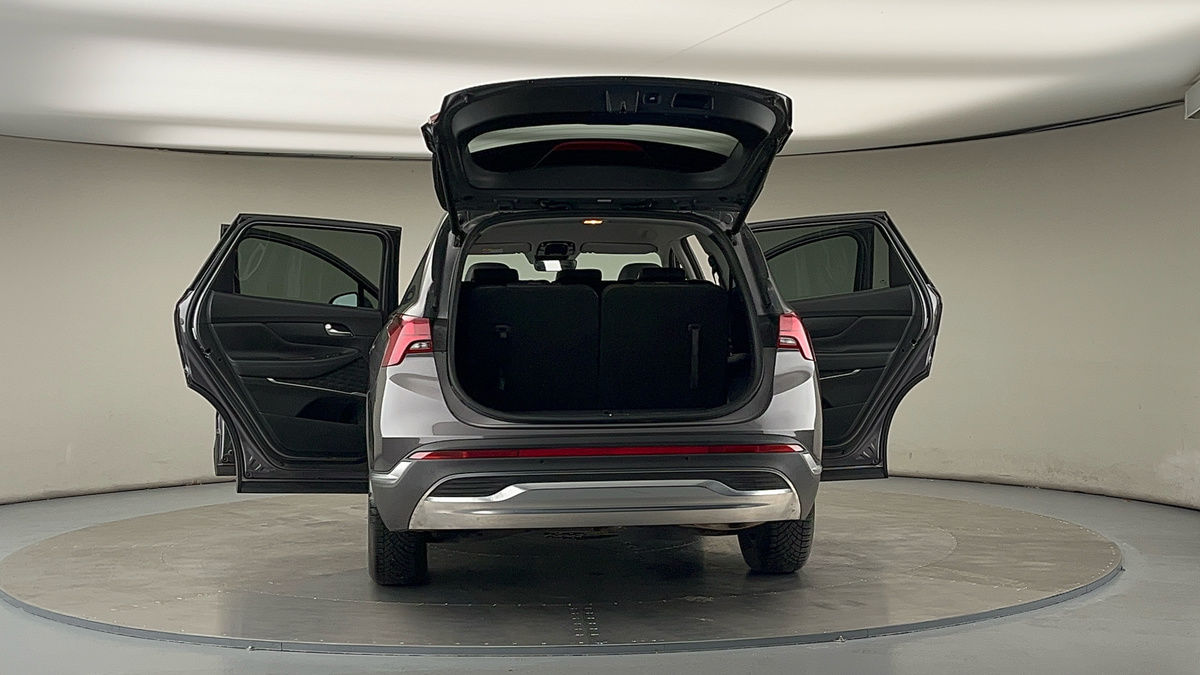More views of Hyundai Santa Fe