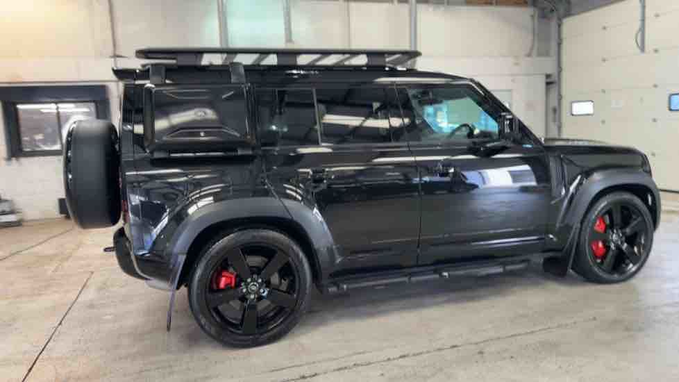 More views of Land Rover Defender 110