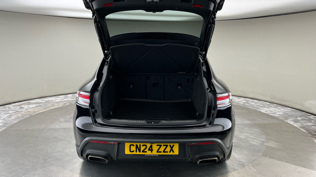 Porsche Macan Image 11