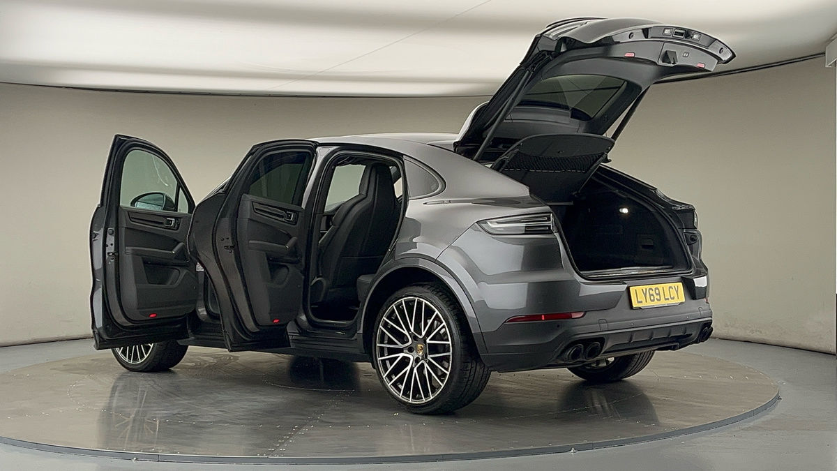 More views of Porsche Cayenne