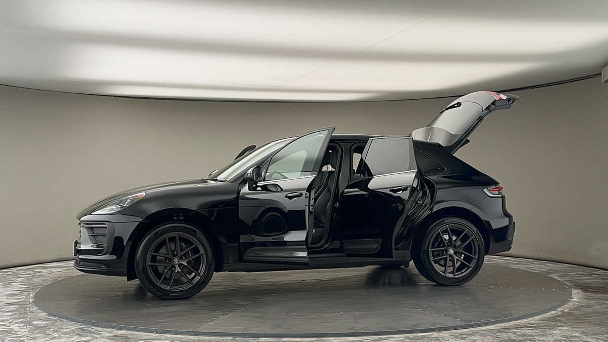 More views of Porsche Macan