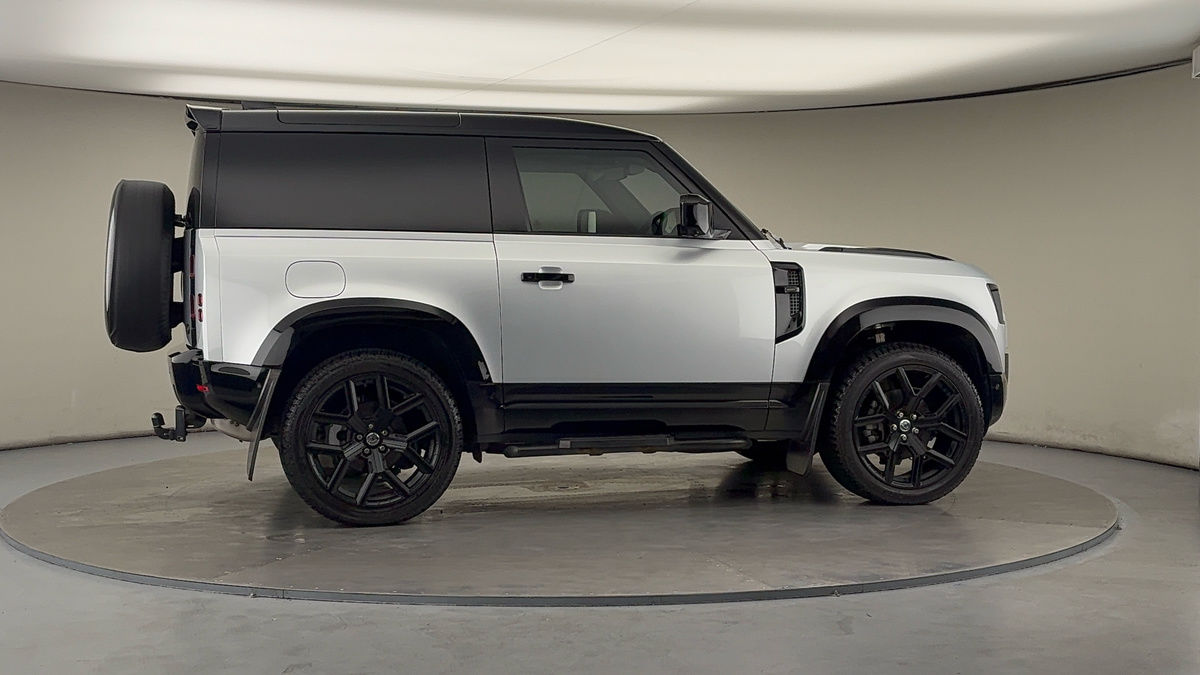 More views of Land Rover Defender 90