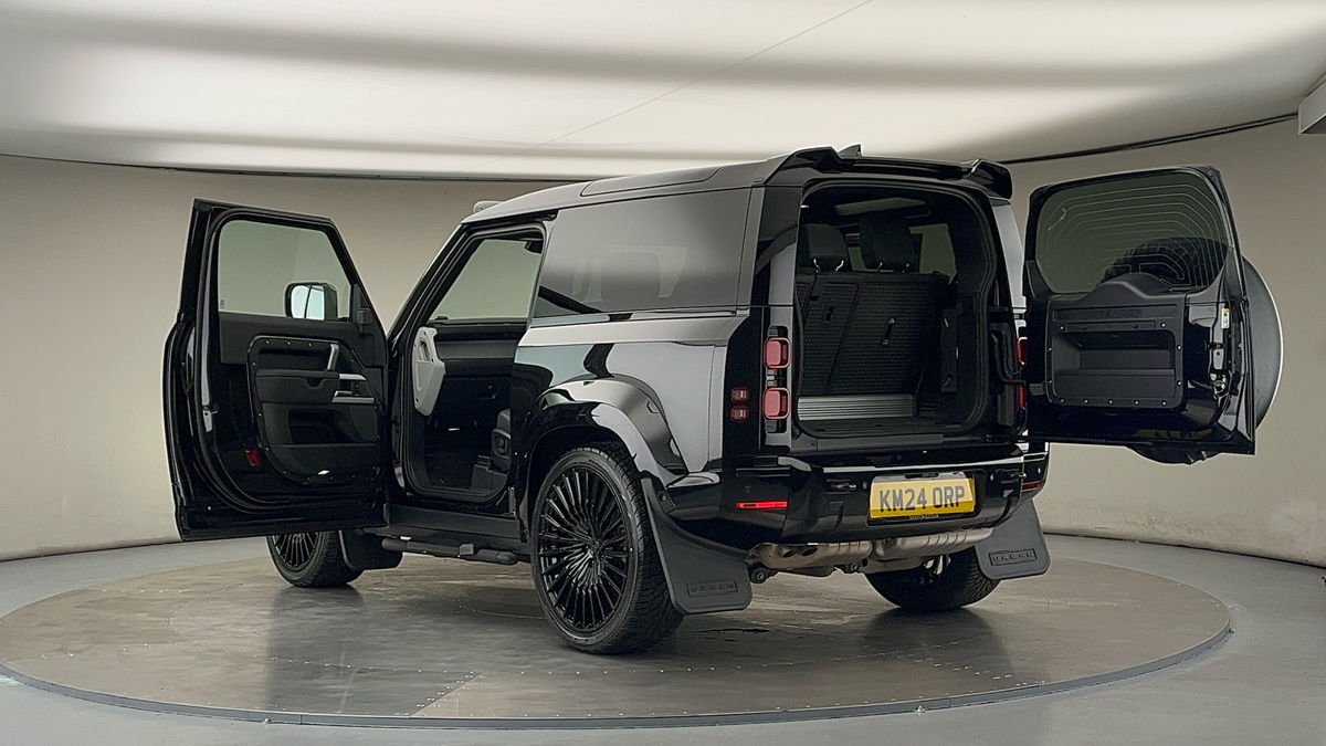 Land Rover Defender 90 Urban Image 23