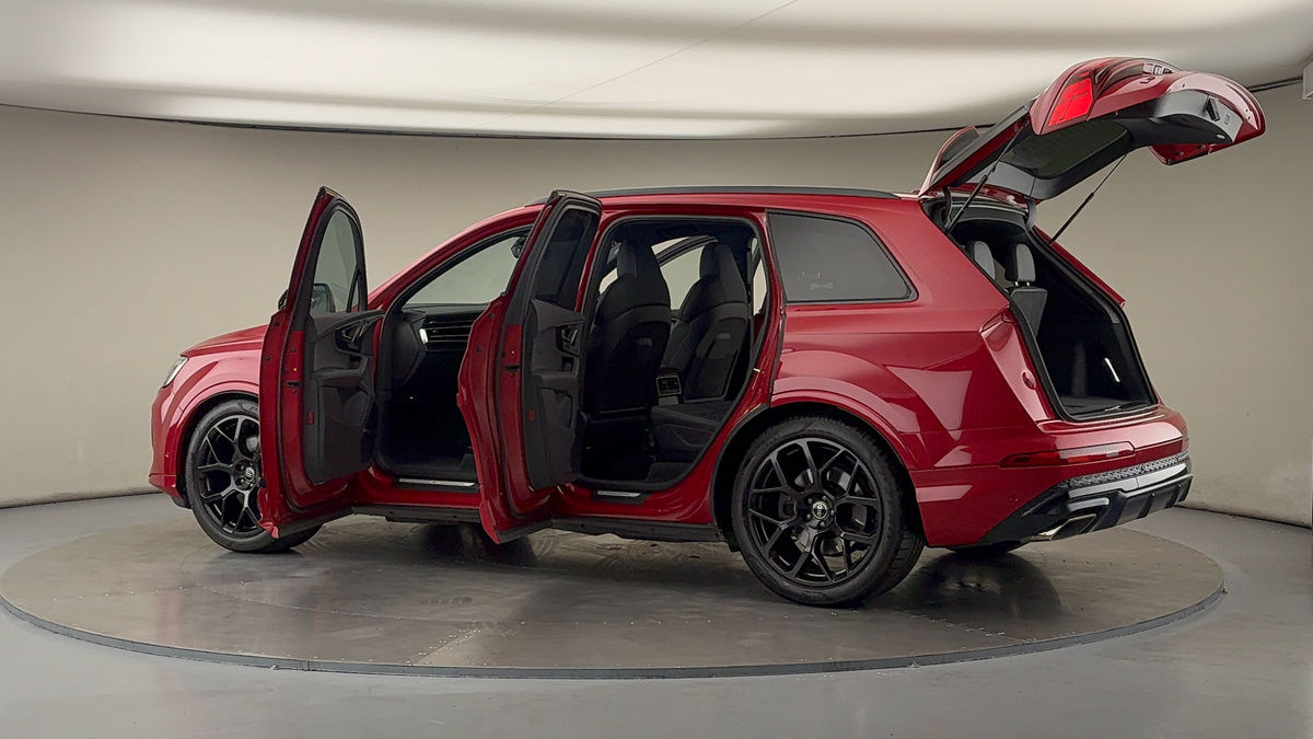 More views of Audi Q7