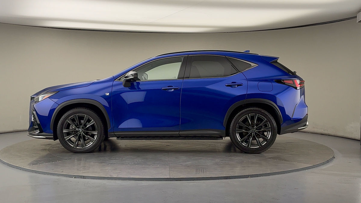 Lexus NX Image 15
