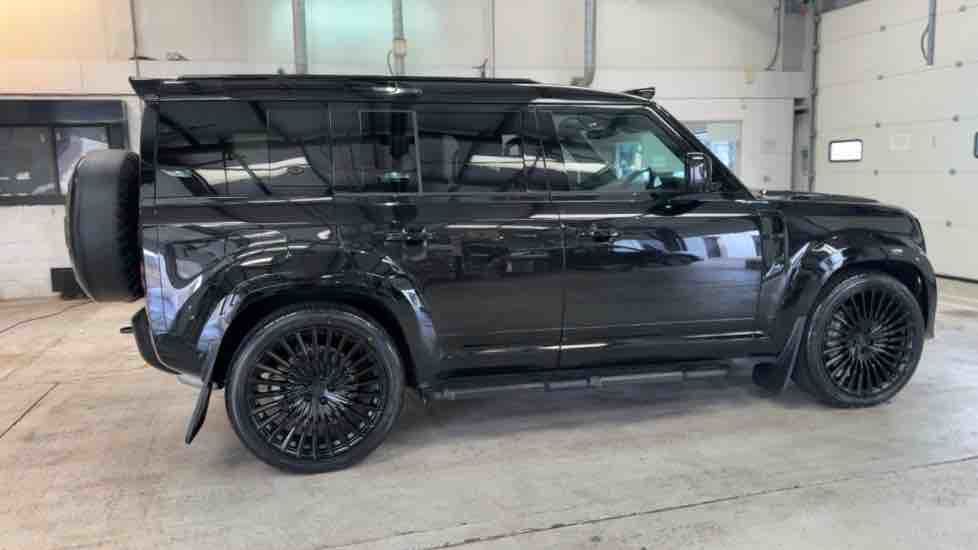 More views of Land Rover Defender 110