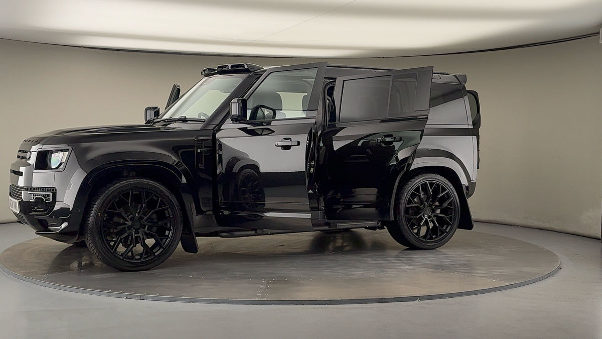 More views of Land Rover Defender 110
